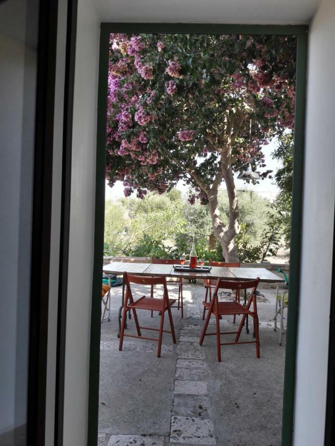Fra il Glicine e il Sambuco Villa Monopoli Eksteriør bilde