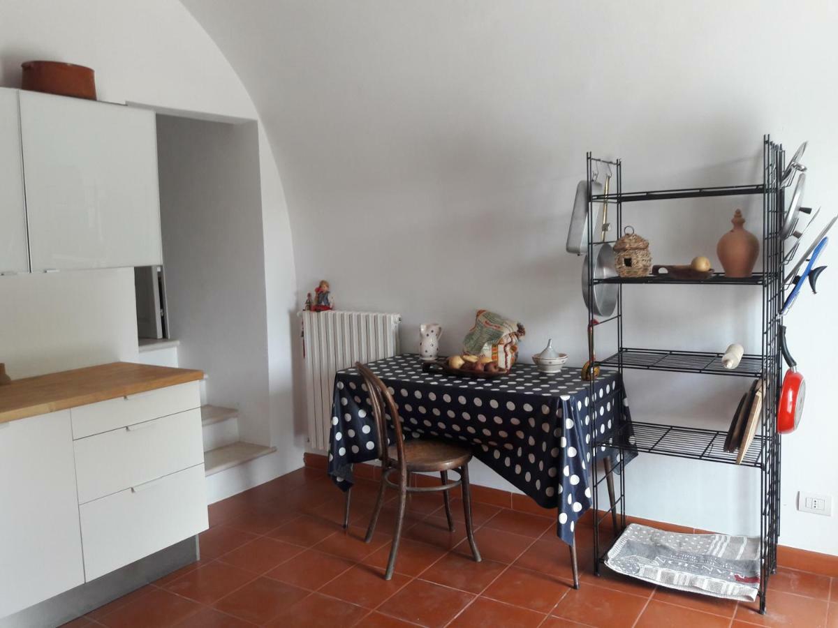 Fra il Glicine e il Sambuco Villa Monopoli Eksteriør bilde
