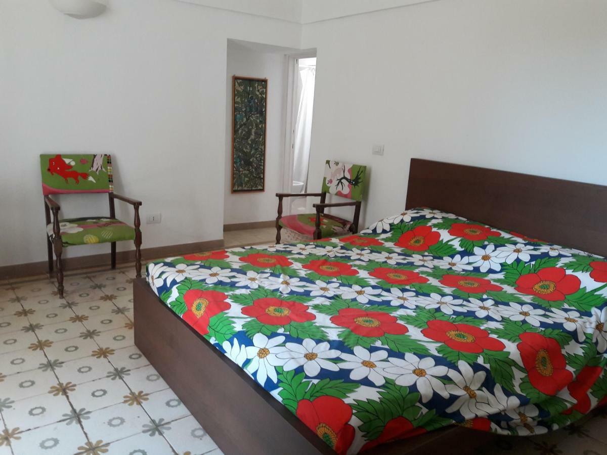 Fra il Glicine e il Sambuco Villa Monopoli Eksteriør bilde