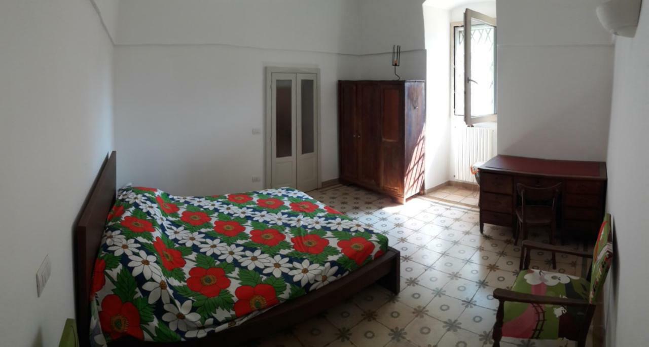 Fra il Glicine e il Sambuco Villa Monopoli Eksteriør bilde